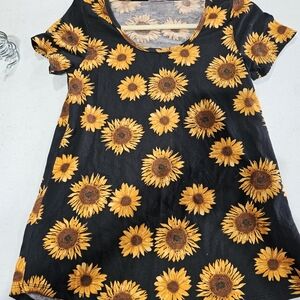 LulaRoe black sunflower knit shirt